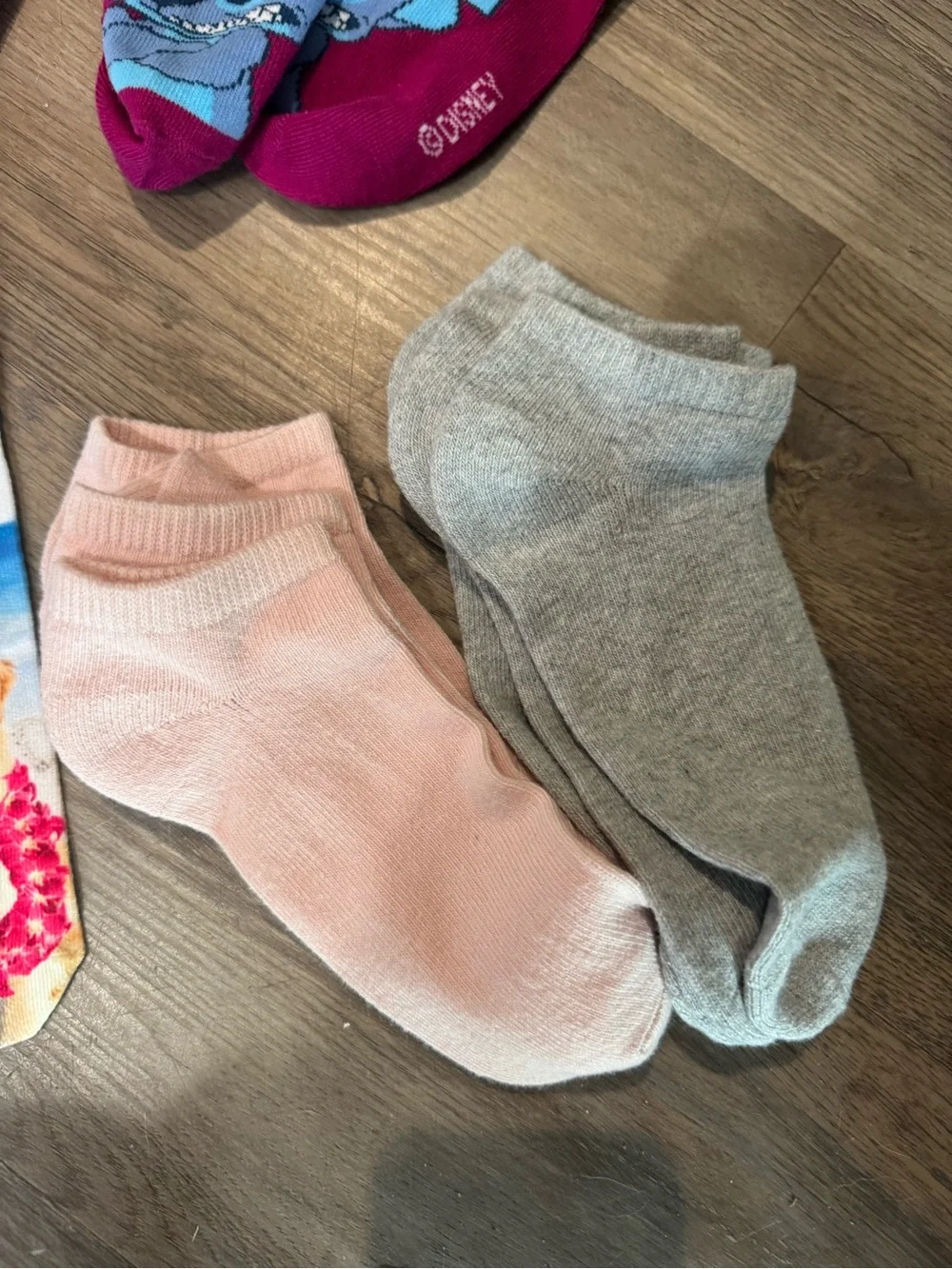 Lot of 9 pairs of girls socks lilo & stitch golden retriever dog